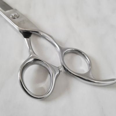 Thinning scissors 2